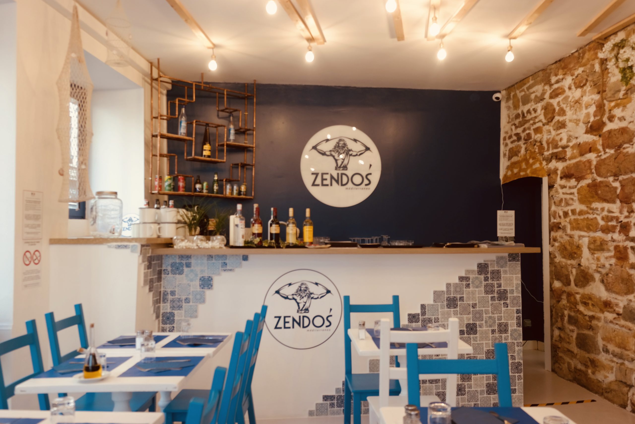 Restaurant grec, aménagement intérieur professionnel, décoration, réalisation, Pauline Rudolf, Architecte d'intérieur, région de Lyon
