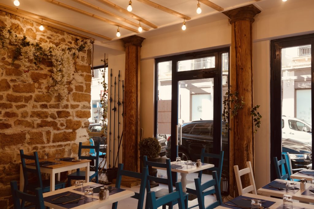 Restaurant grec, aménagement intérieur professionnel, décoration, réalisation, Pauline Rudolf, Architecte d'intérieur, région de Lyon