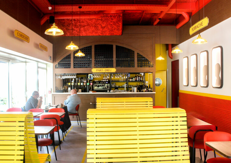 SARL Pauline Rudolf Les Paupiettes architecture intérieur graphisme Le Tramway bar restaurant brasserie bar à bières lyon Part Dieu logo enseigne fresque décoration lyon Caluire et Cuire