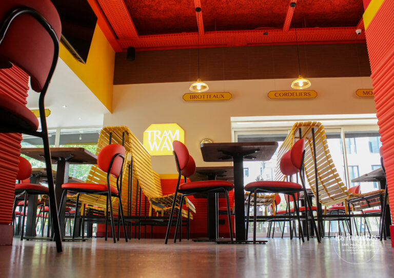 SARL Pauline Rudolf Les Paupiettes architecture intérieur graphisme Le Tramway bar restaurant brasserie bar à bières lyon Part Dieu logo enseigne fresque décoration lyon Caluire et Cuire